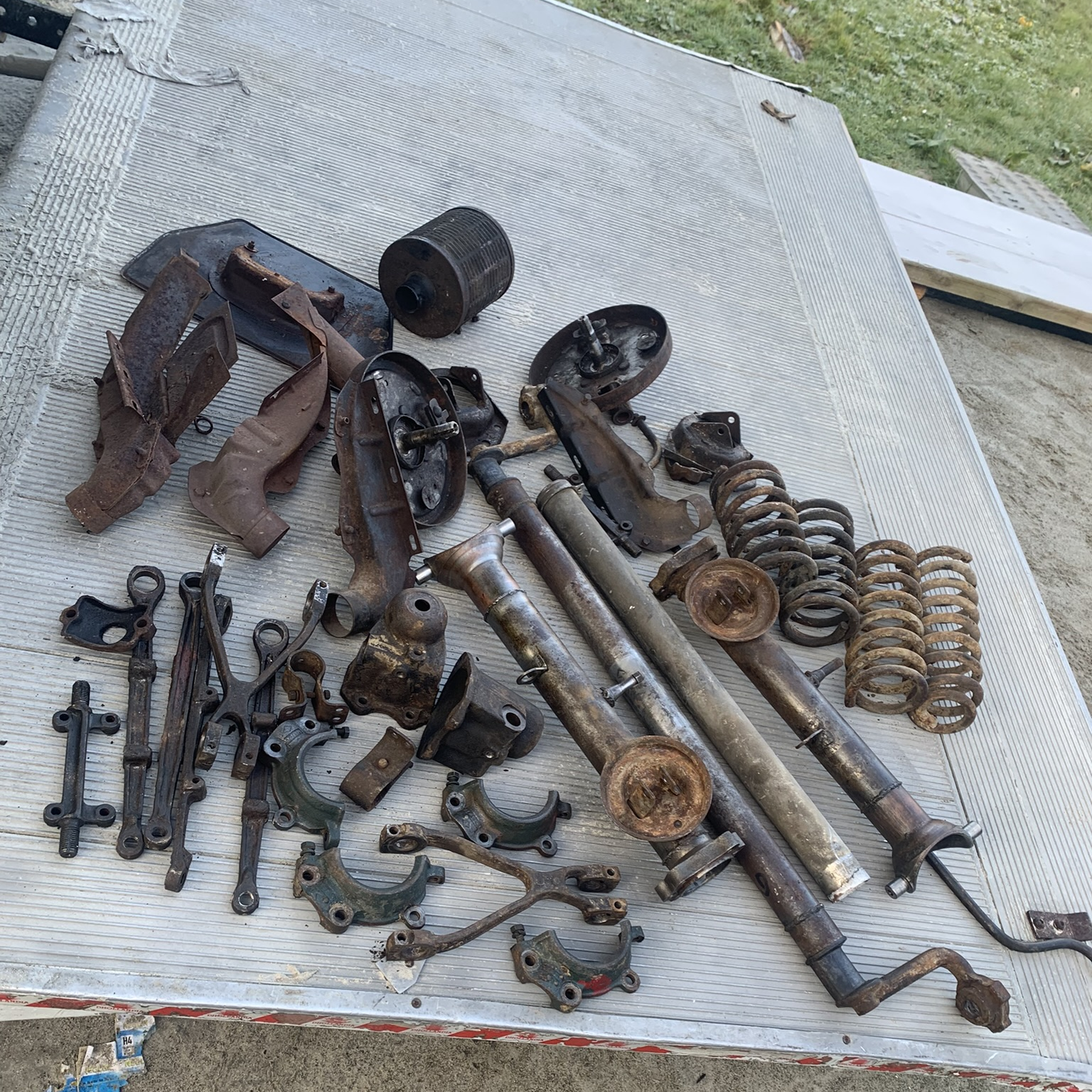 Sablage de pièces automobiles anciennes 4CV