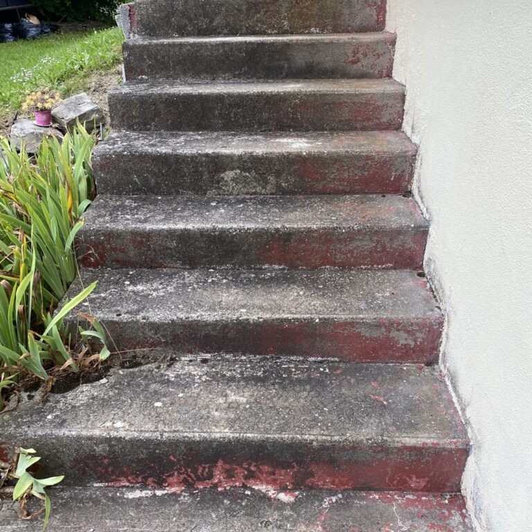 Décapage d’un escalier en béton